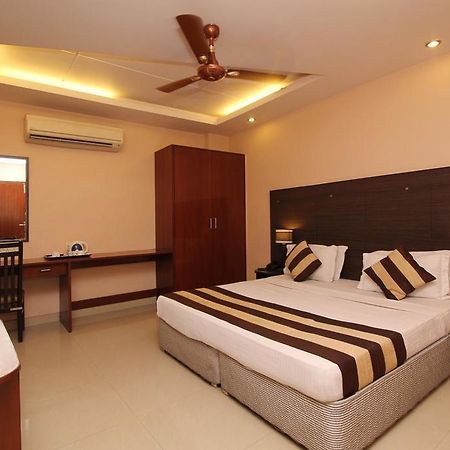 Hotel Kyron Delhi  Esterno foto